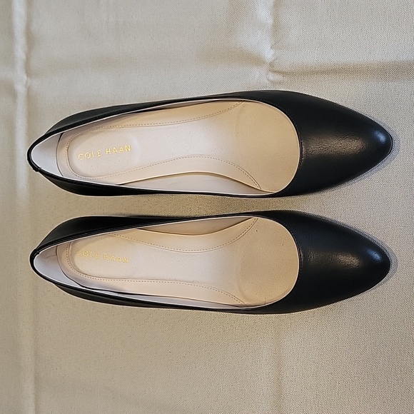 Cole Haan Grand.øs Black Leather Wedge 2.5" mid heels, size 8.5 - Picture 2 of 6